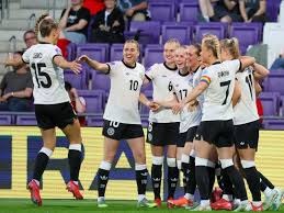 大谷翔平在 2023 年 WBC 对阵捷克后的举动，被国际媒体称为“最绅士球员”